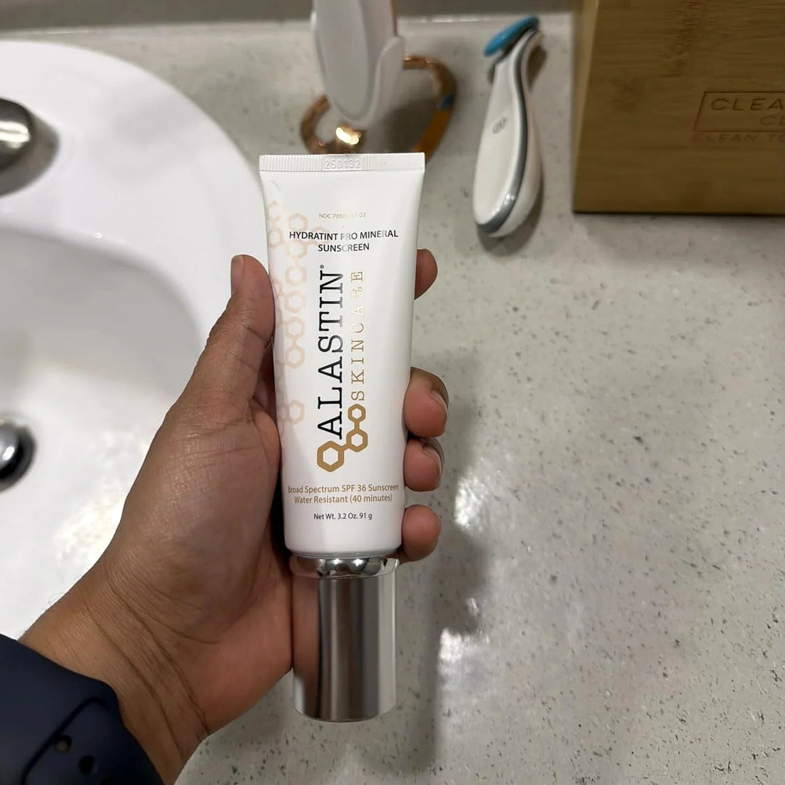 ALASTIN HydraTint Pro Mineral Sunscreen SPF 36, Tinted