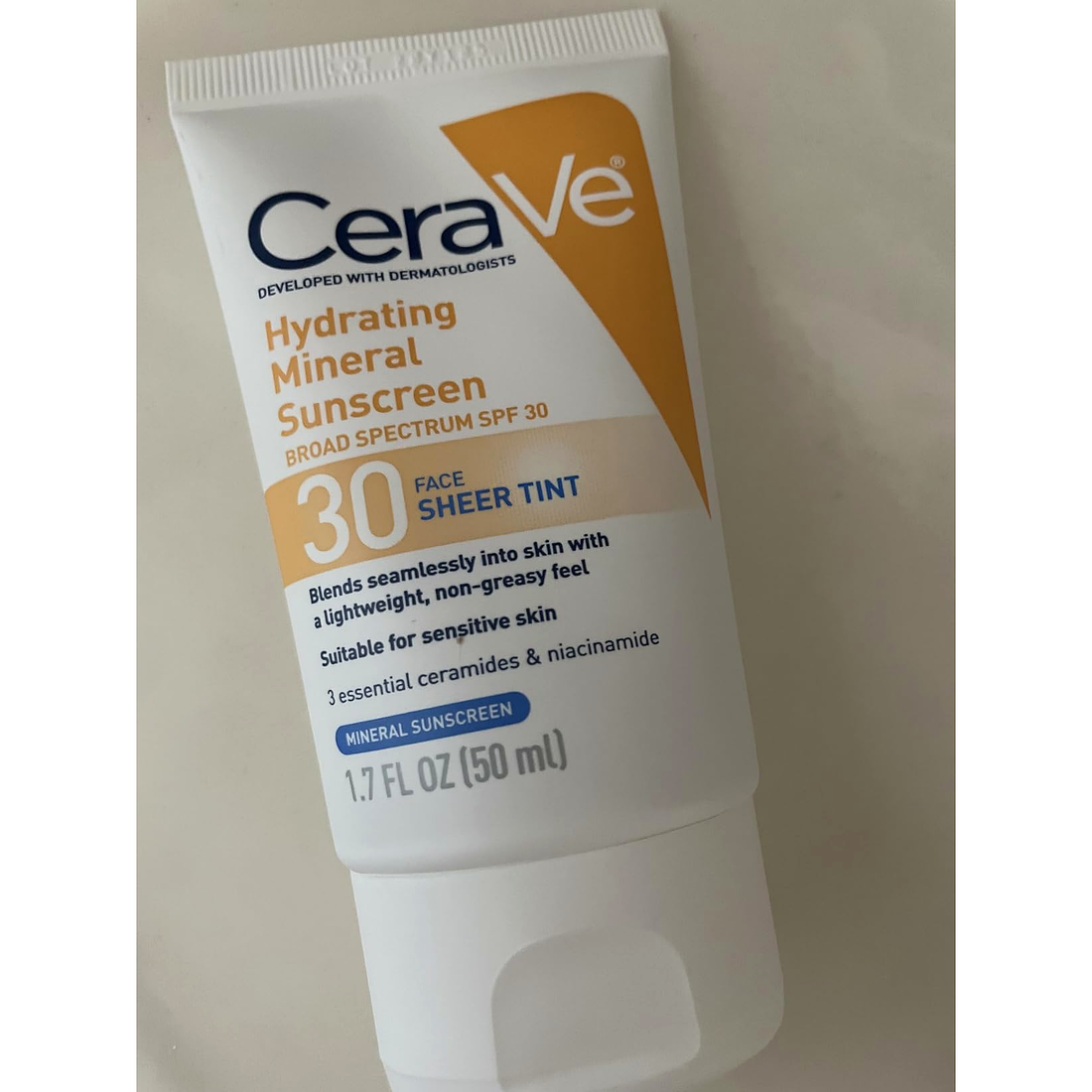 CeraVe Hydrating Mineral Sunscreen SPF 30, Tinted